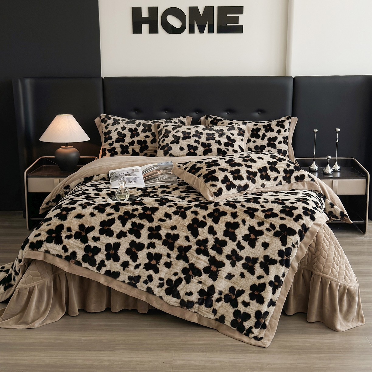 91家纺网 家纺一手货源 找家纺 金艾草 2025新款兔毛宽边床盖四件套【工艺款】 蝴蝶