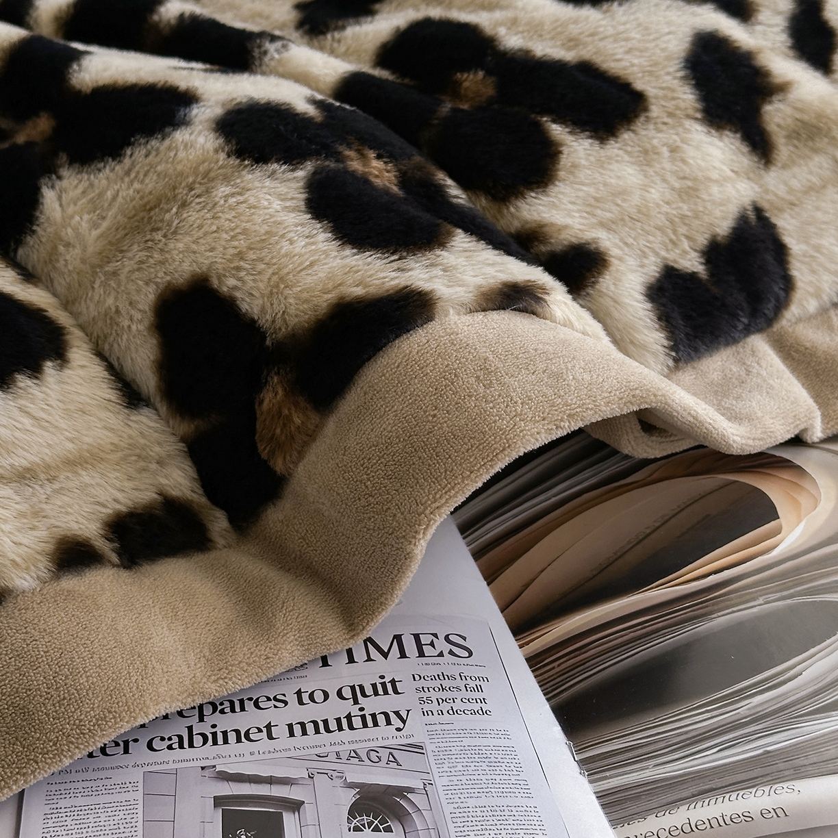 91家纺网 家纺一手货源 找家纺 金艾草 2025新款兔毛宽边床盖四件套【工艺款】 蝴蝶