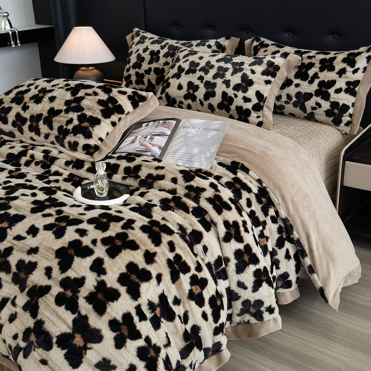 91家纺网 家纺一手货源 找家纺 金艾草 2025新款兔毛宽边床盖四件套【工艺款】 蝴蝶