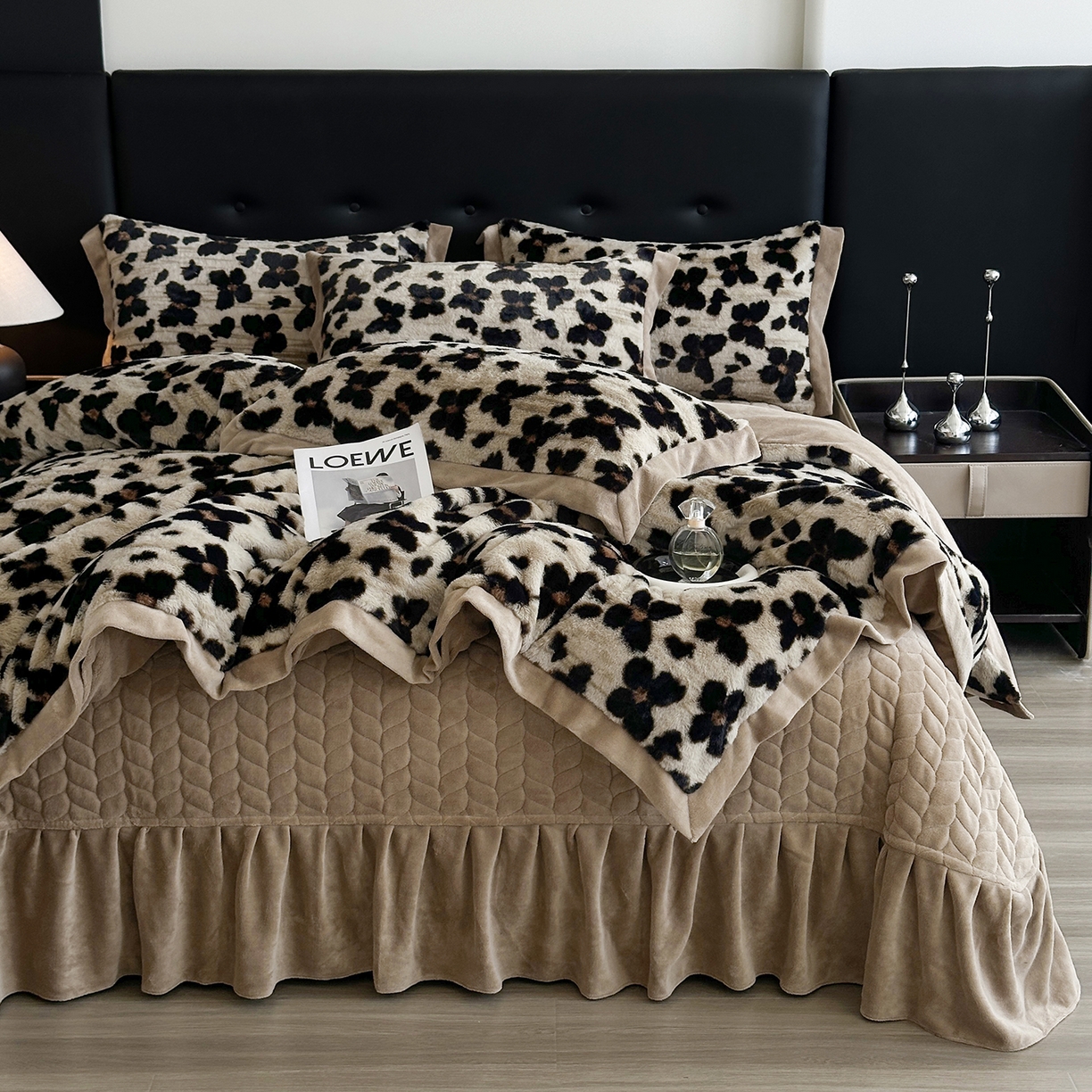 91家纺网 家纺一手货源 找家纺 金艾草 2025新款兔毛宽边床盖四件套【工艺款】 蝴蝶