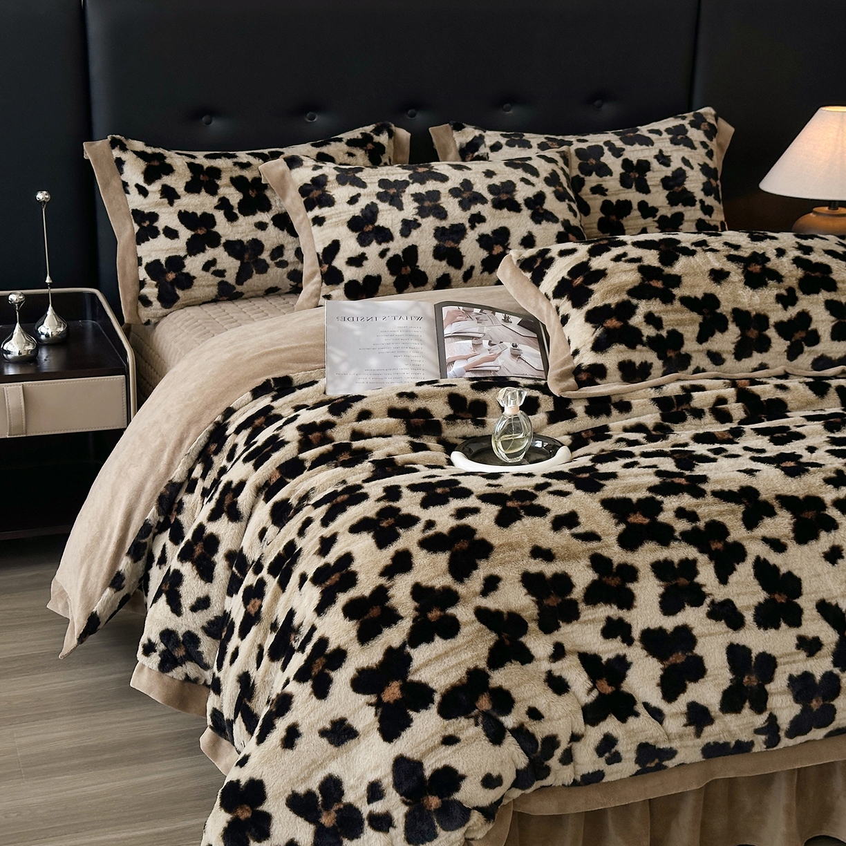 91家纺网 家纺一手货源 找家纺 金艾草 2025新款兔毛宽边床盖四件套【工艺款】 蝴蝶