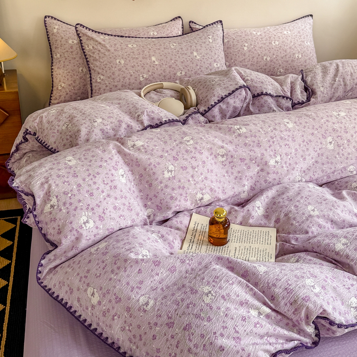 91家纺网 家纺一手货源 找家纺 （总）晚爱家纺（原晚安家居） 2025新款云感双层纱贝壳边三角针工艺卡通小清新小碎花四件套