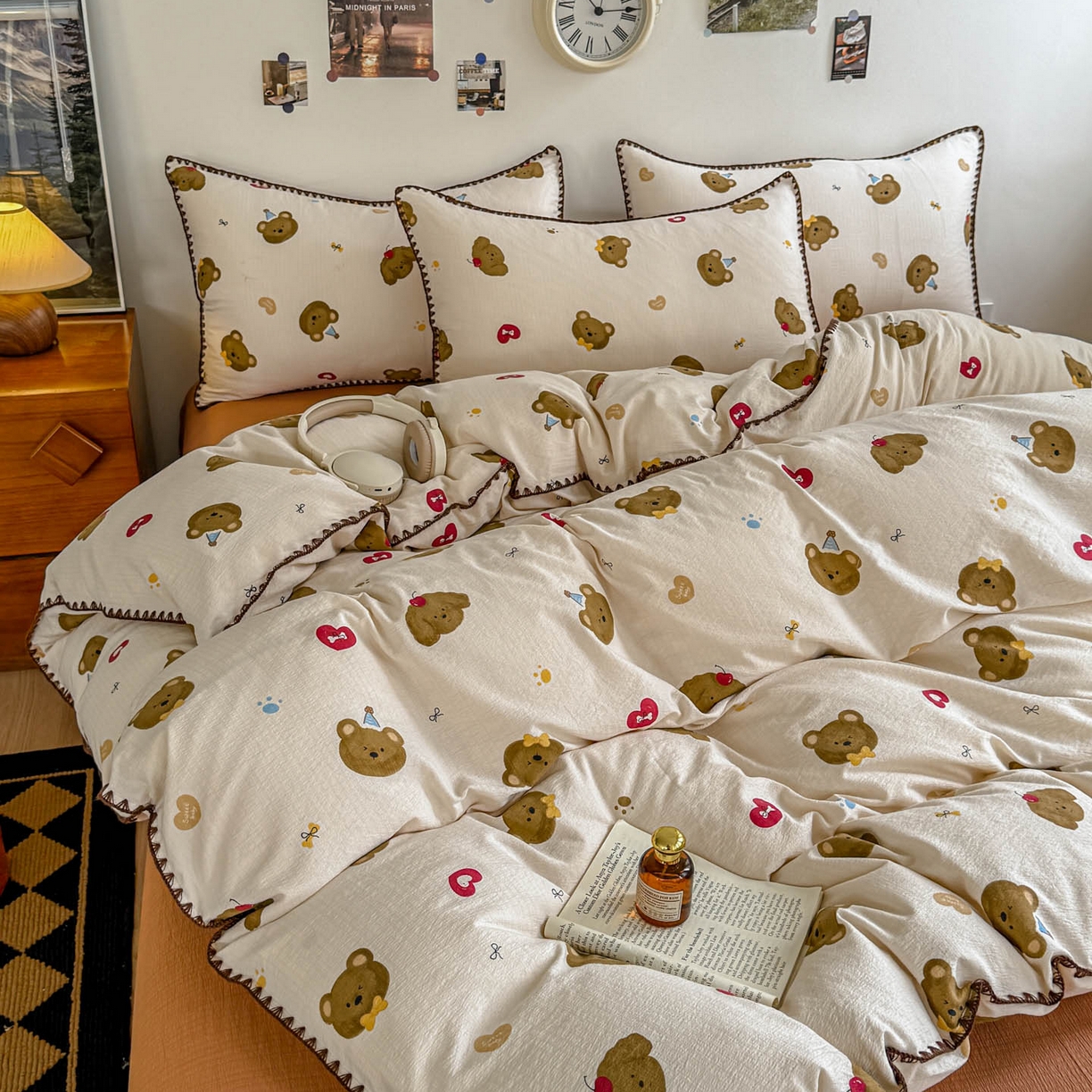 91家纺网 家纺一手货源 找家纺 （总）晚爱家纺（原晚安家居） 2025新款云感双层纱贝壳边三角针工艺卡通小清新小碎花四件套