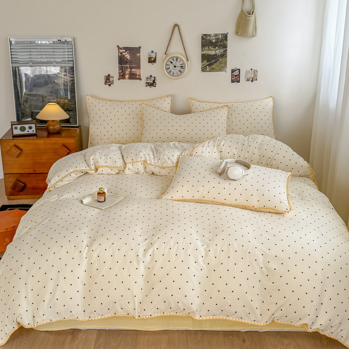 91家纺网 家纺一手货源 找家纺 晚爱家纺（原晚安家居） 2025新款云感双层纱贝壳边三角针工艺卡通小清新小碎花四件套 波点黄