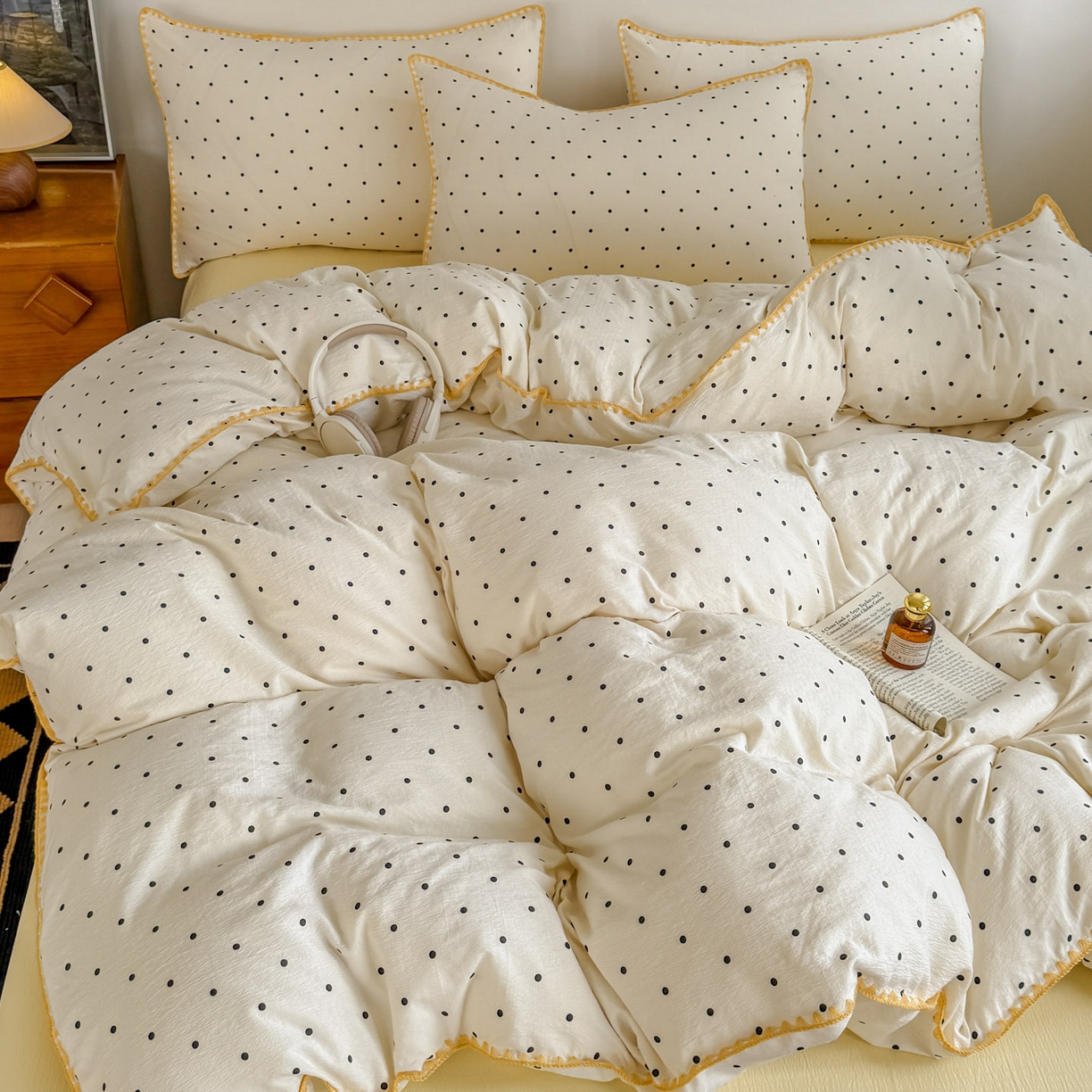 91家纺网 家纺一手货源 找家纺 晚爱家纺（原晚安家居） 2025新款云感双层纱贝壳边三角针工艺卡通小清新小碎花四件套 波点黄