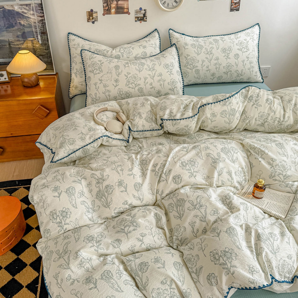 91家纺网 家纺一手货源 找家纺 晚爱家纺（原晚安家居） 2025新款云感双层纱贝壳边三角针工艺卡通小清新小碎花四件套 海象森林