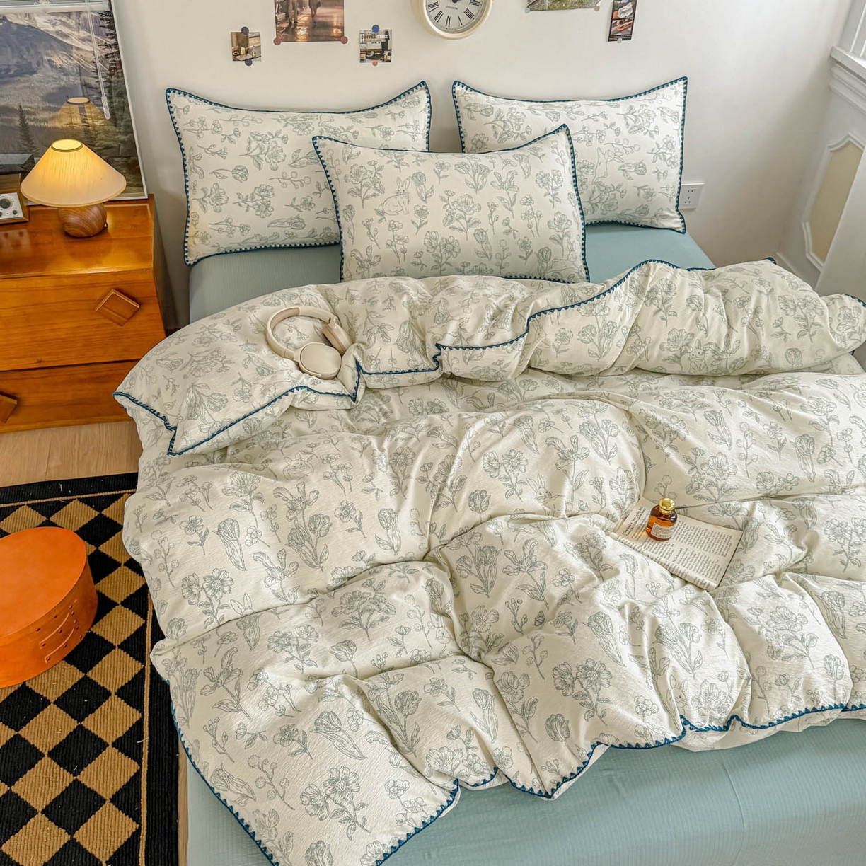 91家纺网 家纺一手货源 找家纺 晚爱家纺（原晚安家居） 2025新款云感双层纱贝壳边三角针工艺卡通小清新小碎花四件套 海象森林