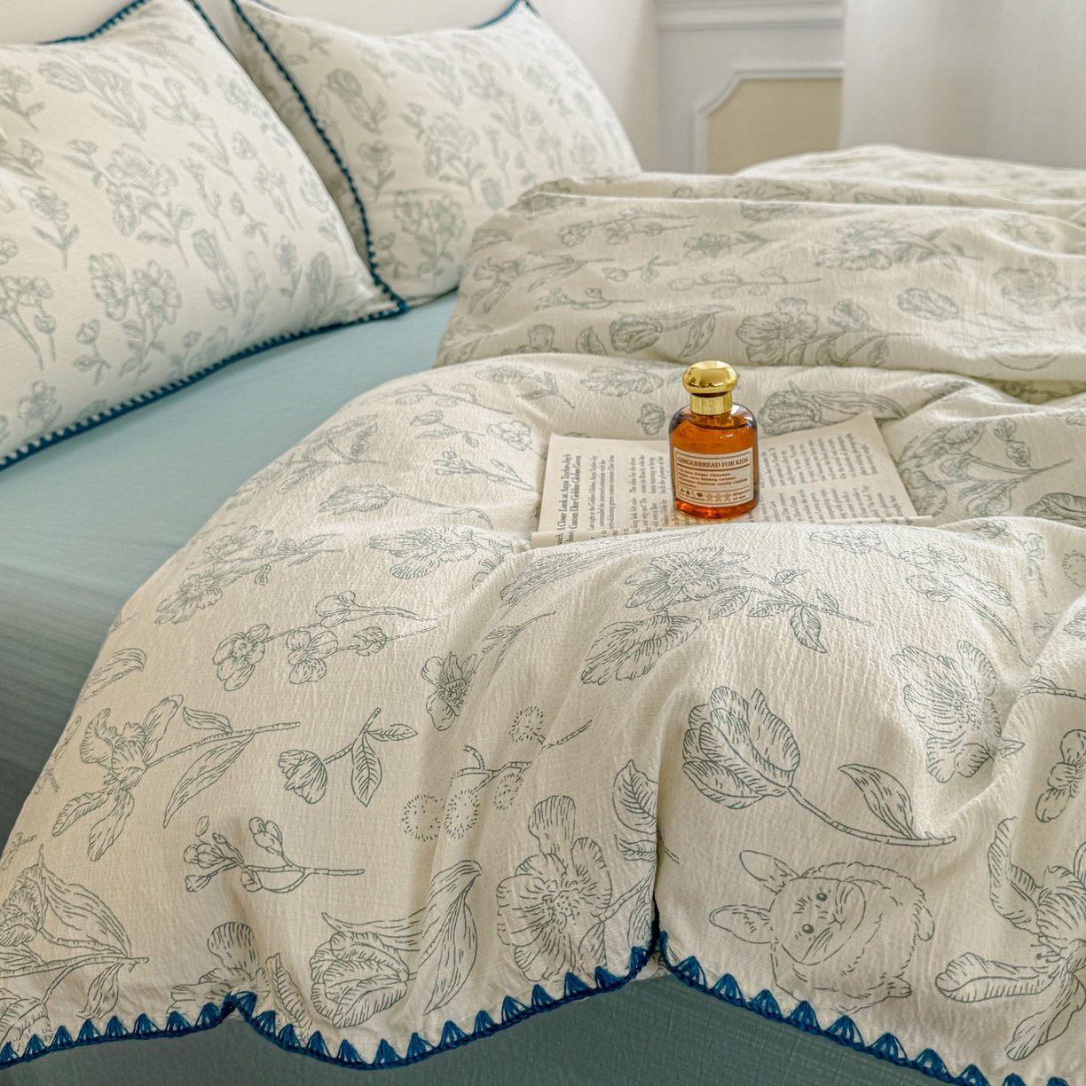 91家纺网 家纺一手货源 找家纺 晚爱家纺（原晚安家居） 2025新款云感双层纱贝壳边三角针工艺卡通小清新小碎花四件套 海象森林