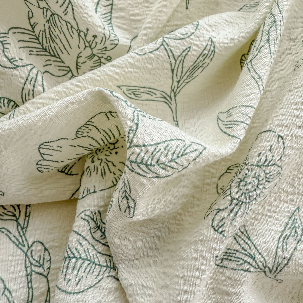 91家纺网 家纺一手货源 找家纺 晚爱家纺（原晚安家居） 2025新款云感双层纱贝壳边三角针工艺卡通小清新小碎花四件套 海象森林