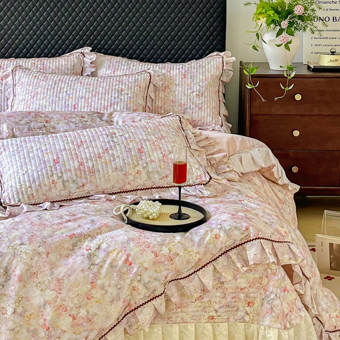 91家纺网 家纺一手货源 找家纺 胜权家纺 2025秋冬新款全棉法式13372数码印花夹棉床盖四件套系列 妙颜粉