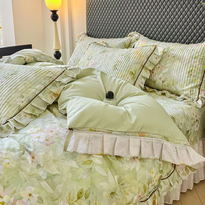91家纺网 家纺一手货源 找家纺 胜权家纺 2025秋冬新款全棉法式13372数码印花夹棉床盖四件套系列 花海绿