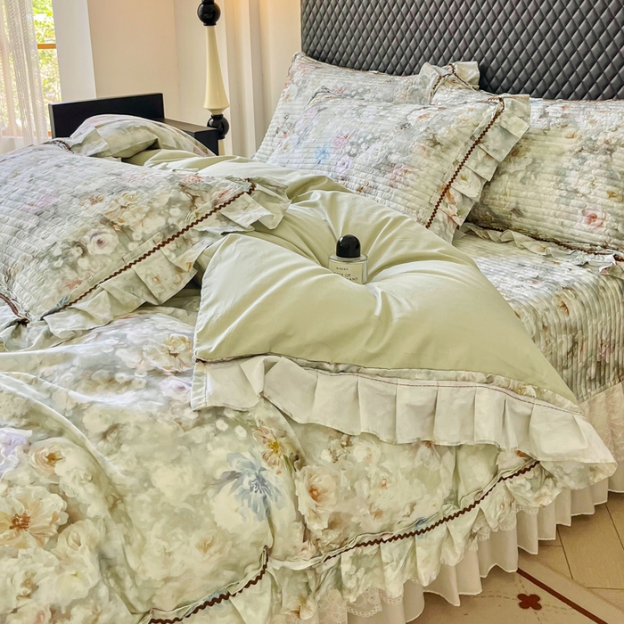 91家纺网 家纺一手货源 找家纺 胜权家纺 2025秋冬新款全棉法式13372数码印花夹棉床盖四件套系列 花非花绿