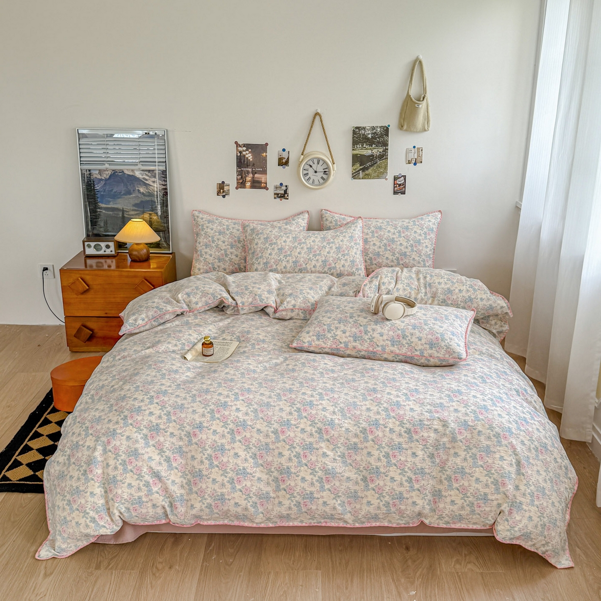 91家纺网 家纺一手货源 找家纺 晚爱家纺（原晚安家居） 2025新款云感双层纱贝壳边三角针工艺卡通小清新小碎花四件套 玫瑰情书