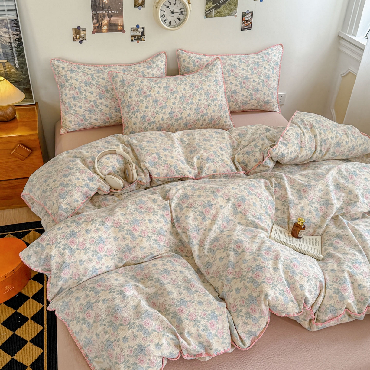 91家纺网 家纺一手货源 找家纺 晚爱家纺（原晚安家居） 2025新款云感双层纱贝壳边三角针工艺卡通小清新小碎花四件套 玫瑰情书