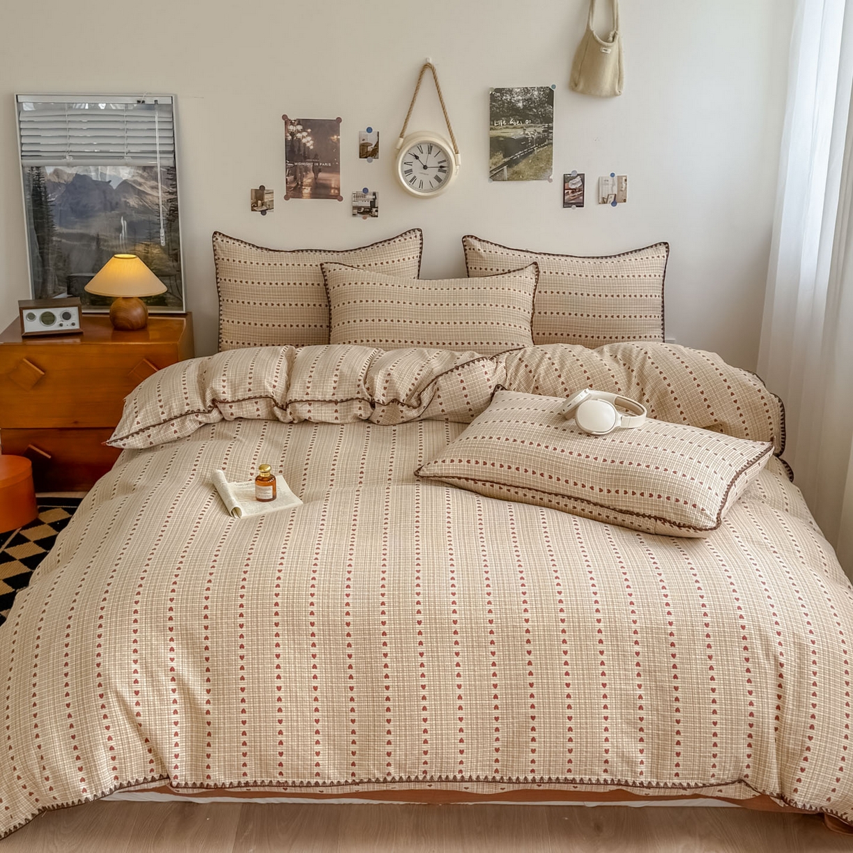 91家纺网 家纺一手货源 找家纺 晚爱家纺（原晚安家居） 2025新款云感双层纱贝壳边三角针工艺卡通小清新小碎花四件套 小爱心