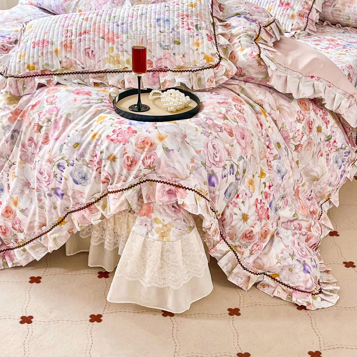 91家纺网 家纺一手货源 找家纺 胜权家纺 2025秋冬新款全棉法式13372数码印花夹棉床盖单品系列 锦绣繁华粉