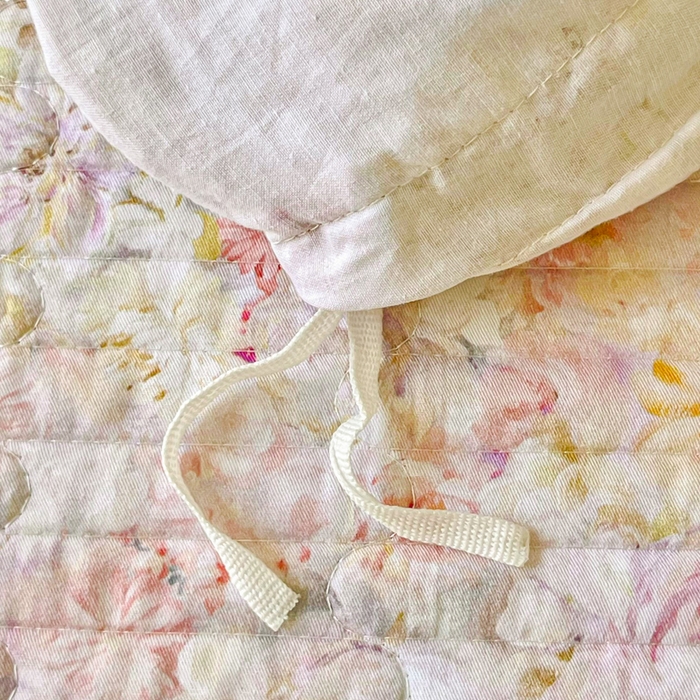 91家纺网 家纺一手货源 找家纺 胜权家纺 2025秋冬新款全棉法式13372数码印花夹棉床盖单品系列 妙颜粉