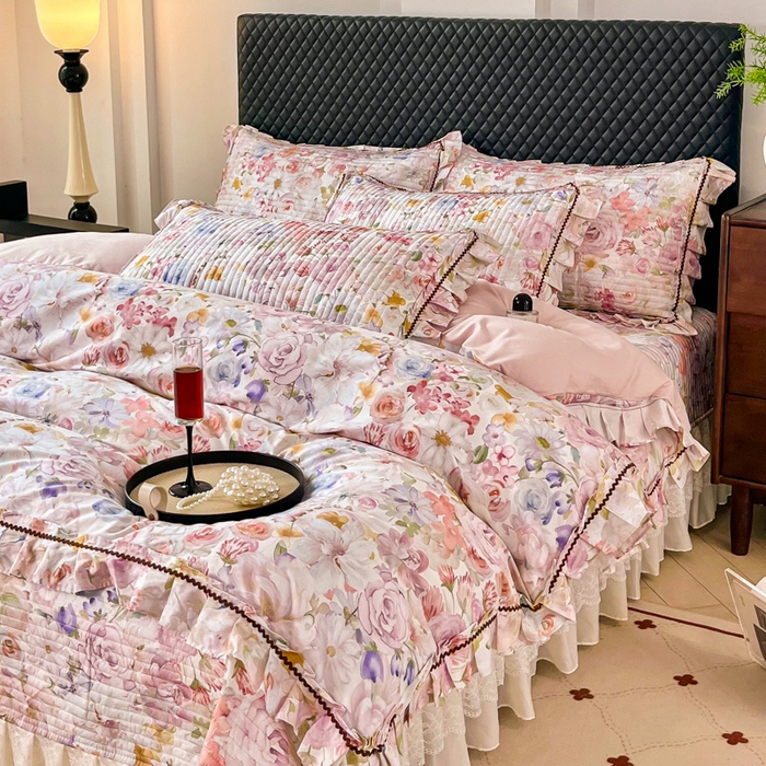 91家纺网 家纺一手货源 找家纺 胜权家纺 2025秋冬新款全棉法式13372数码印花夹棉床盖单品系列 锦绣繁华粉