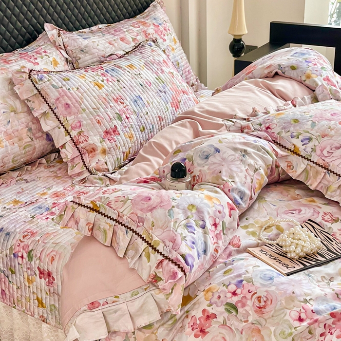 91家纺网 家纺一手货源 找家纺 胜权家纺 2025秋冬新款全棉法式13372数码印花夹棉床盖单品系列 锦绣繁华粉