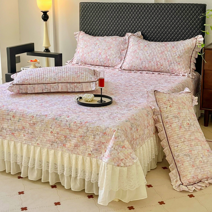 91家纺网 家纺一手货源 找家纺 胜权家纺 2025秋冬新款全棉法式13372数码印花夹棉床盖单品系列 妙颜粉