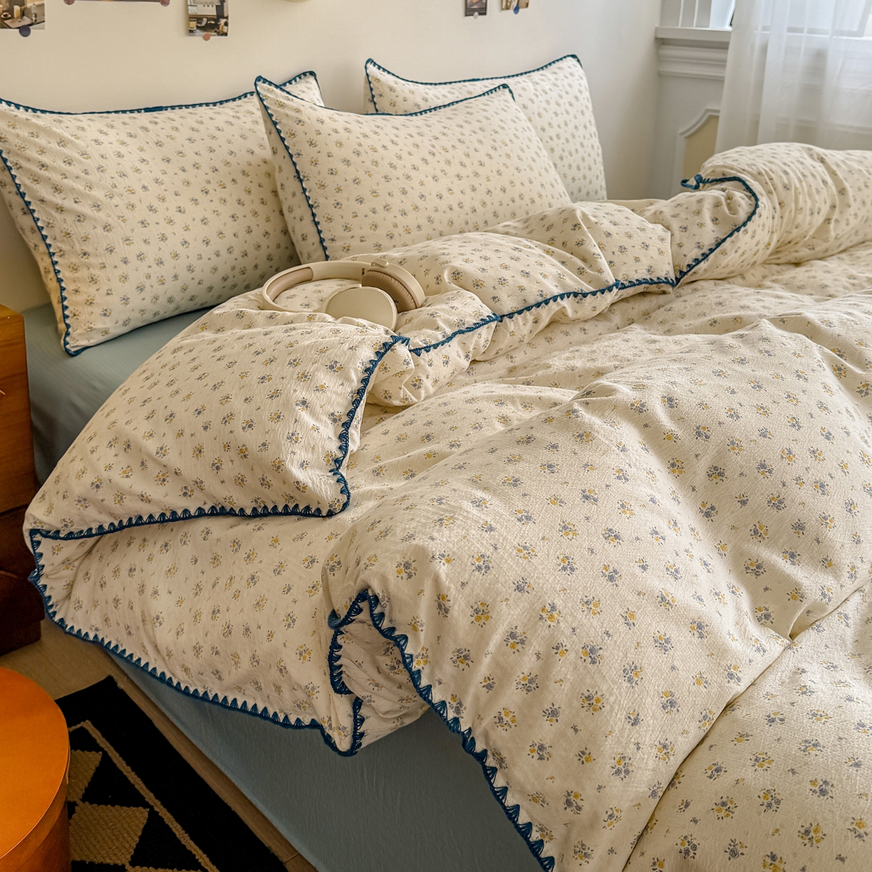 晚爱家纺（原晚安家居） 2025新款云感双层纱贝壳边三角针工艺卡通小清新小碎花四件套 花语蓝