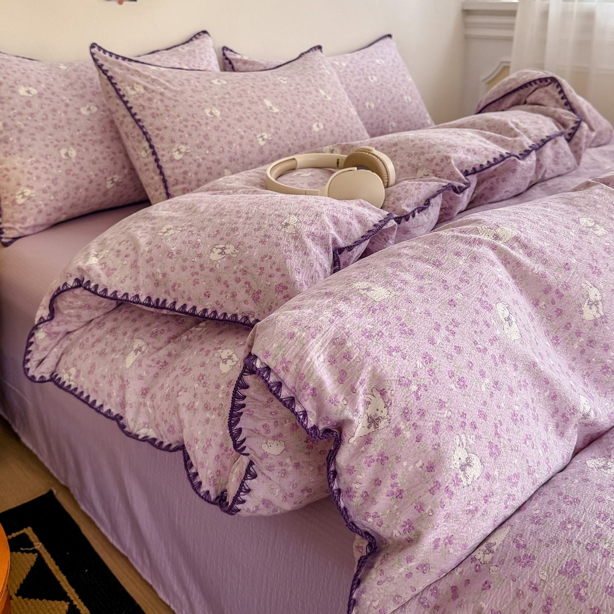 晚爱家纺（原晚安家居） 2025新款云感双层纱贝壳边三角针工艺卡通小清新小碎花四件套 紫色小兔