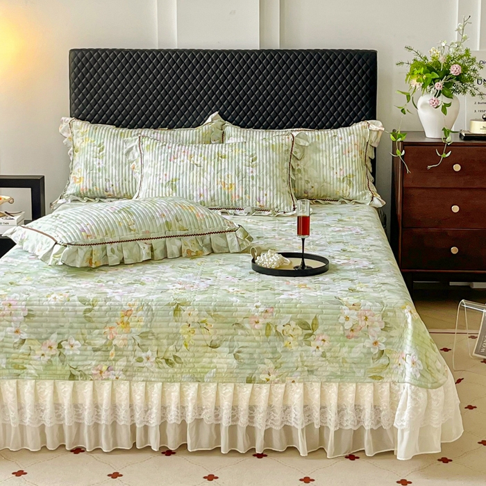 91家纺网 家纺一手货源 找家纺 胜权家纺 2025秋冬新款全棉法式13372数码印花夹棉床盖单品系列 花海绿