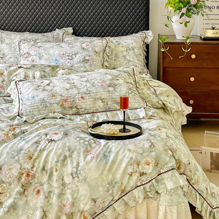 91家纺网 家纺一手货源 找家纺 胜权家纺 2025秋冬新款全棉法式13372数码印花夹棉床盖单品系列 花非花绿