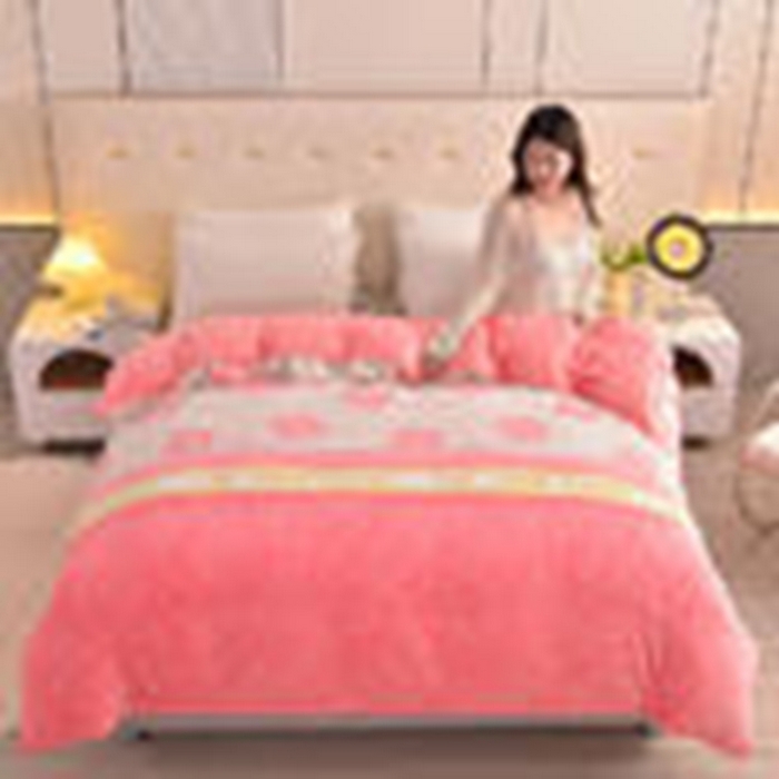 91家纺网 家纺一手货源 找家纺 （总）静缘分 2025新款230克特厚牛奶绒金貂绒床裙款保暖单品被套 