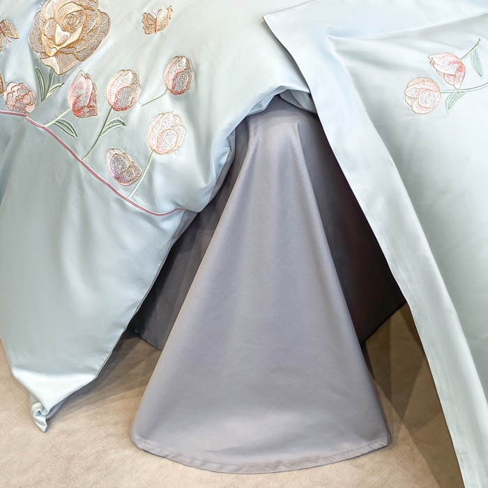 91家纺网 家纺一手货源 找家纺 桃园 新款纯棉全棉长绒棉刺绣绣花高端礼盒初暖系列四件套 飘蓝色