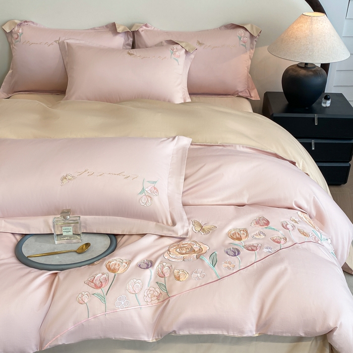 91家纺网 家纺一手货源 找家纺 桃园 新款纯棉全棉长绒棉刺绣绣花高端礼盒初暖系列四件套 轻奢粉