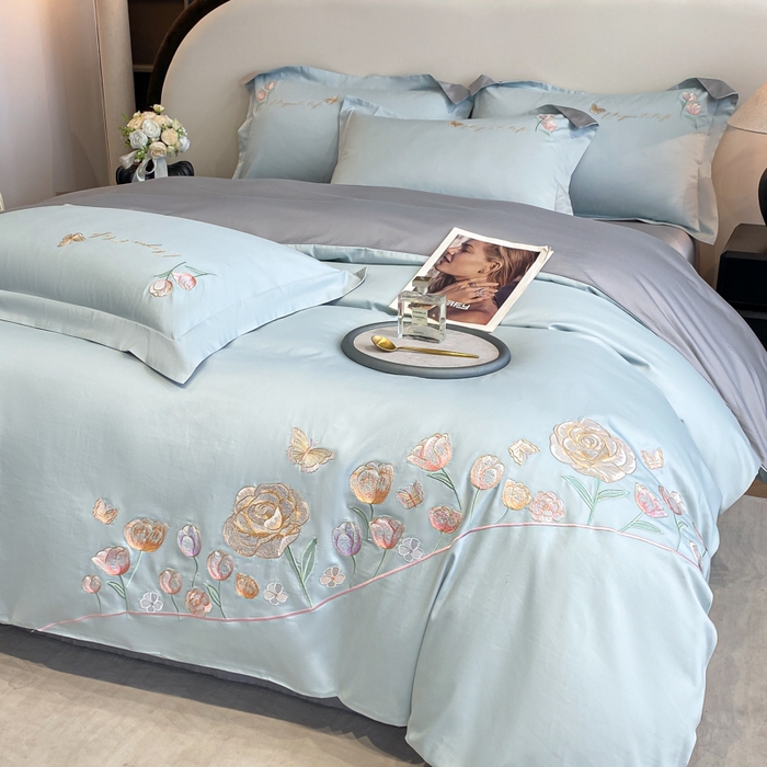 91家纺网 家纺一手货源 找家纺 桃园 新款纯棉全棉长绒棉刺绣绣花高端礼盒初暖系列四件套 飘蓝色