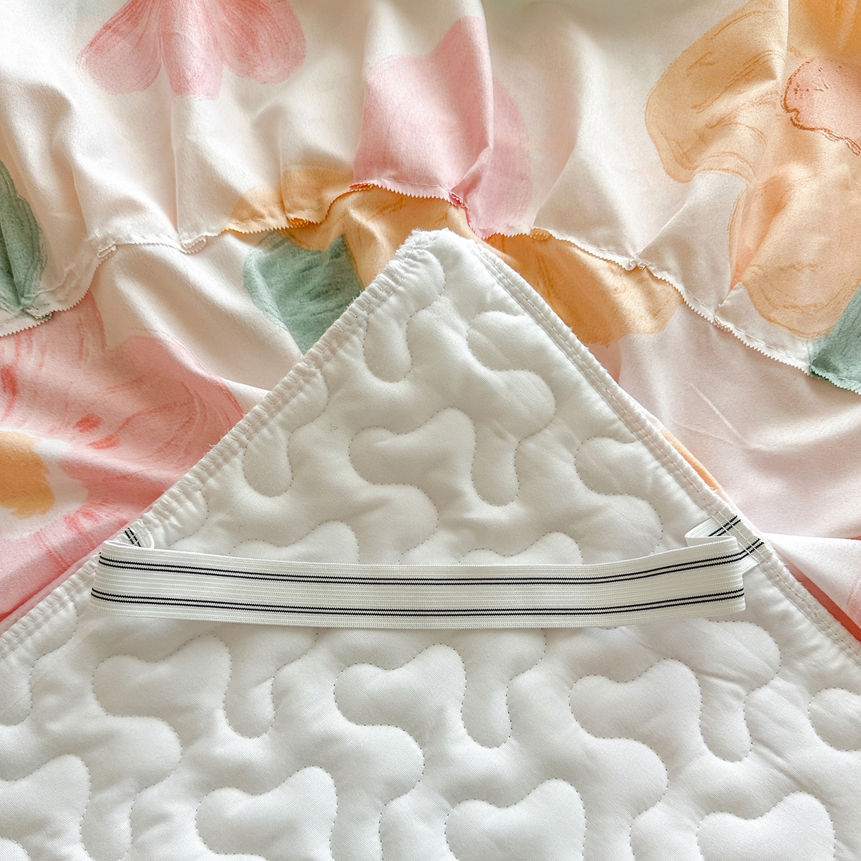 91家纺网 家纺一手货源 找家纺 （总）笠裙家纺 2025新款磨毛【夹棉】S边单件三件套韩版防滑床裙