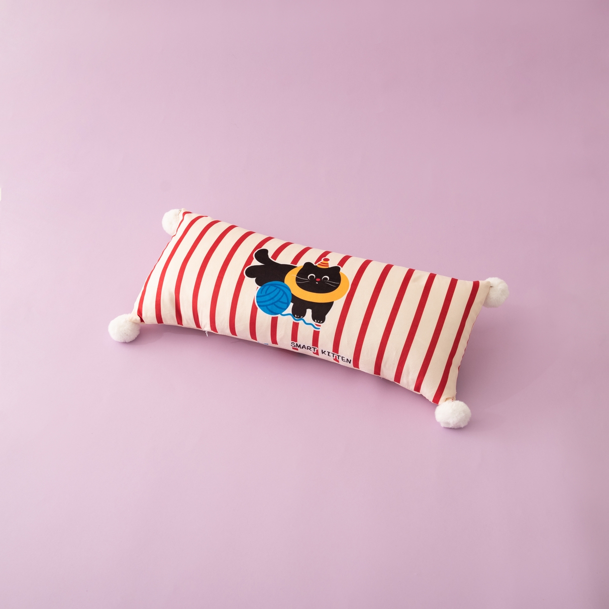 91家纺网 家纺一手货源 找家纺 博笔熊 2025新款双面多功能卡通长条枕头枕芯抱枕靠垫靠枕 小黑毛线团