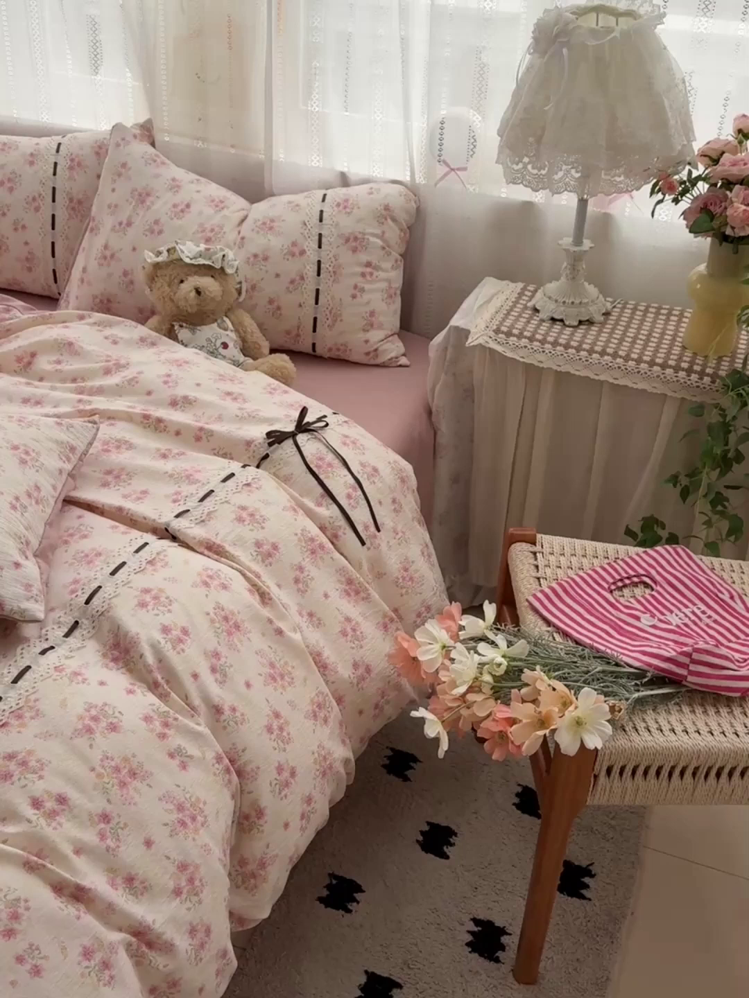 91家纺网 家纺一手货源 找家纺 典曼家纺 2025新款古法花边蝴蝶结四件套 雅漫花语