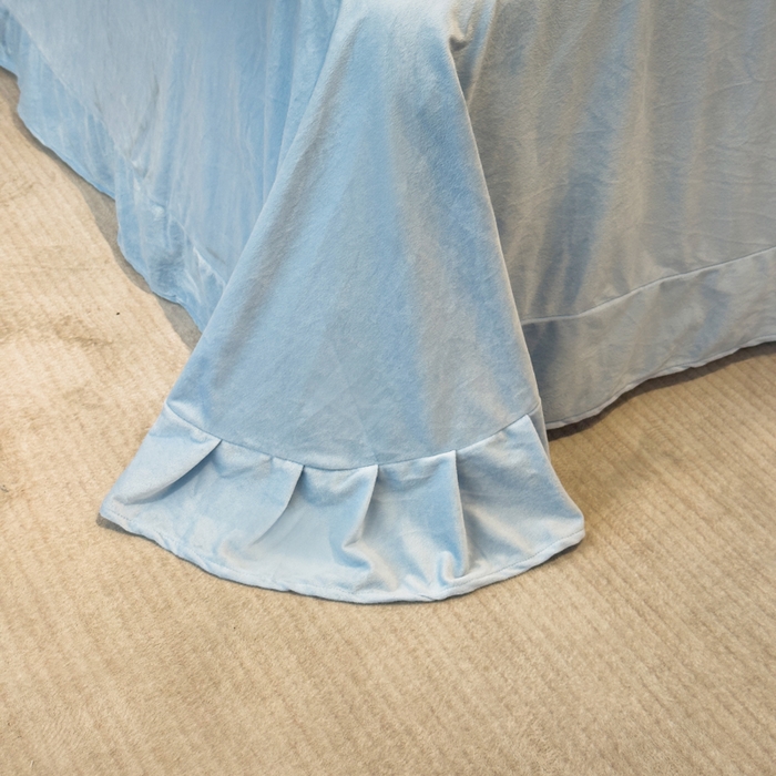 91家纺网 家纺一手货源 找家纺 U品汇 2025新款7斤高克重牛奶绒刺绣花四件套床裙款法莱绒金貂珊瑚绒水晶绒不掉毛 花韵-浅蓝