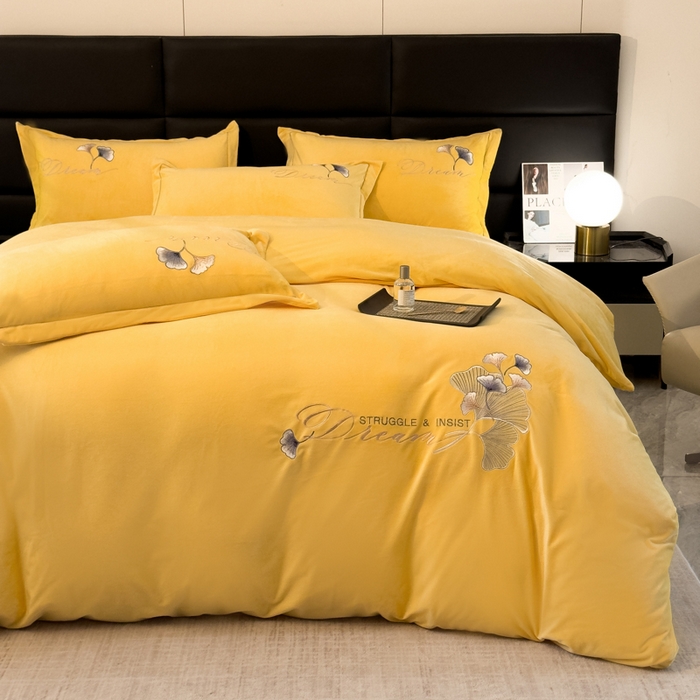 91家纺网 家纺一手货源 找家纺 U品汇 2025新款7斤高克重牛奶绒刺绣花四件套床裙款法莱绒金貂珊瑚绒水晶绒不掉毛 银杏叶-柠檬黄