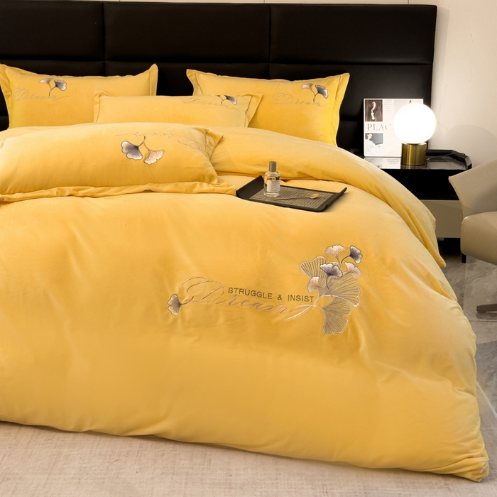 91家纺网 家纺一手货源 找家纺 U品汇 2025新款7斤高克重牛奶绒刺绣花四件套床裙款法莱绒金貂珊瑚绒水晶绒不掉毛 银杏叶-柠檬黄