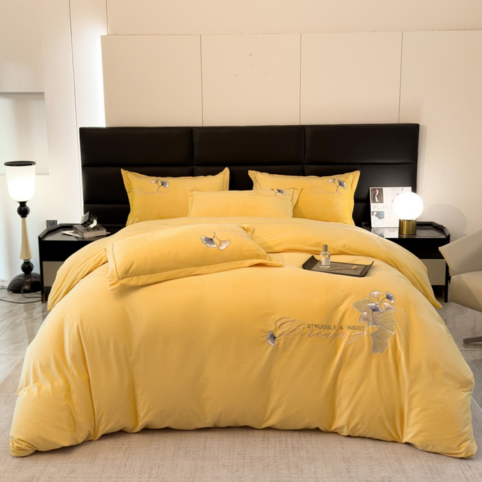 91家纺网 家纺一手货源 找家纺 U品汇 2025新款7斤高克重牛奶绒刺绣花四件套床裙款法莱绒金貂珊瑚绒水晶绒不掉毛 银杏叶-柠檬黄