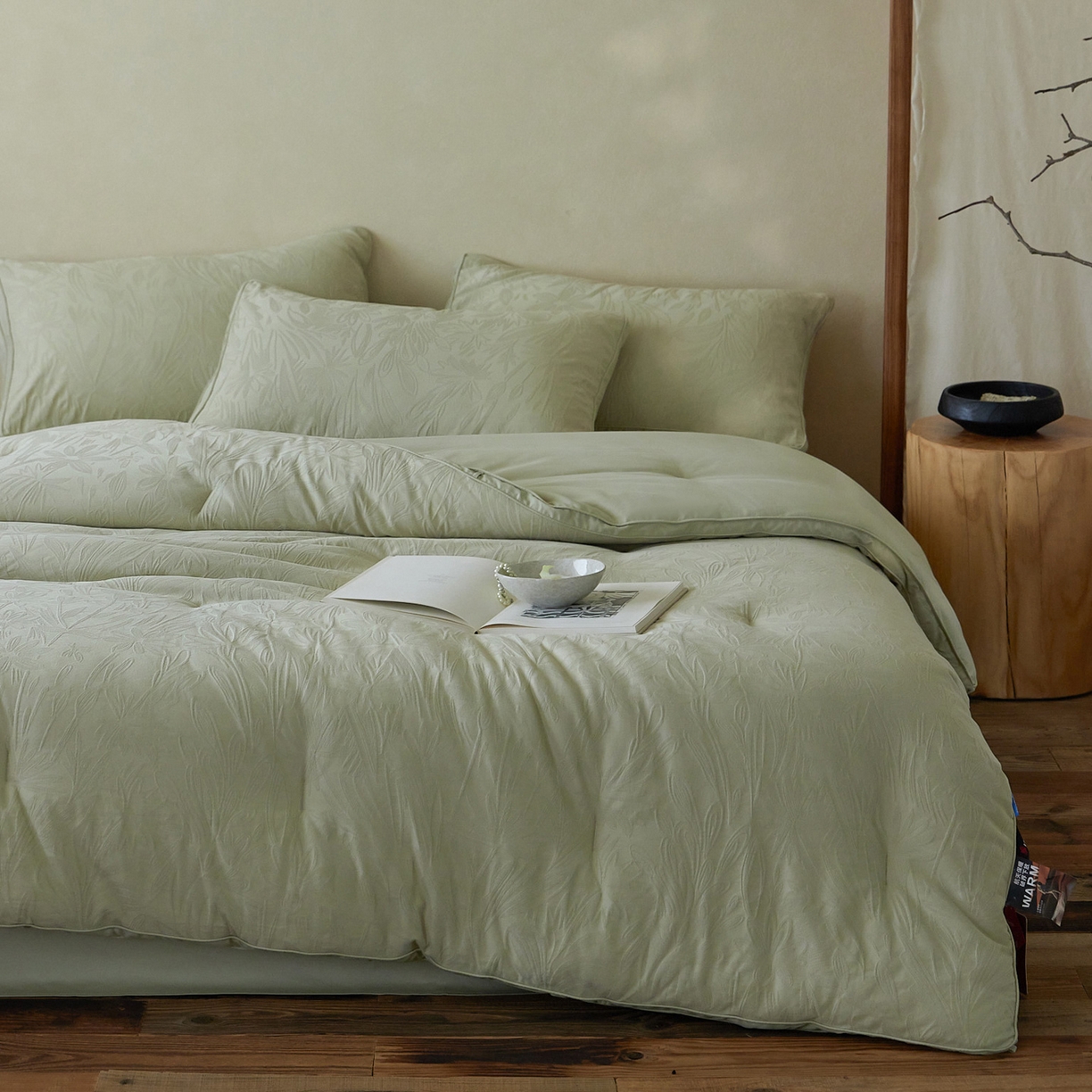 91家纺网 家纺一手货源 找家纺 一加一 2025新款全棉提花航天恒温抗菌被子被芯 秘境(绿)