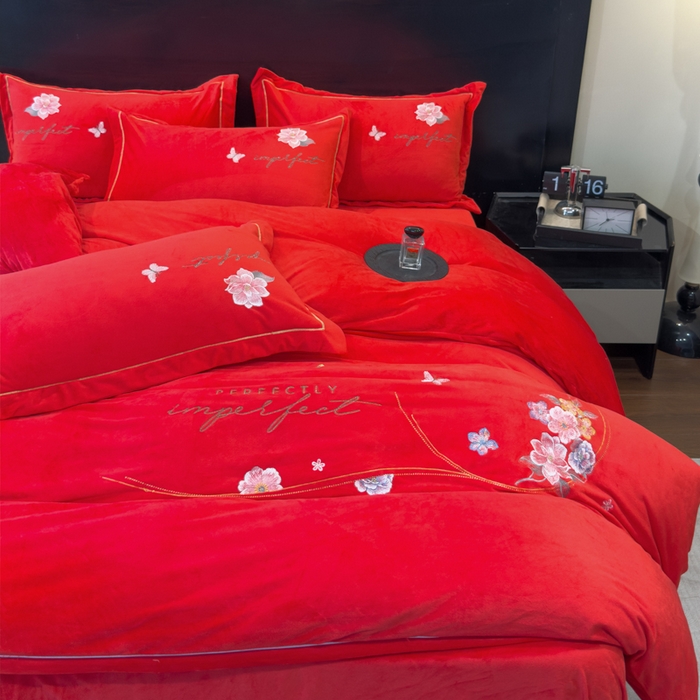 91家纺网 家纺一手货源 找家纺 （总）U品汇 2025新款7斤高克重牛奶绒刺绣花四件套床裙款法莱绒金貂珊瑚绒水晶绒不掉毛