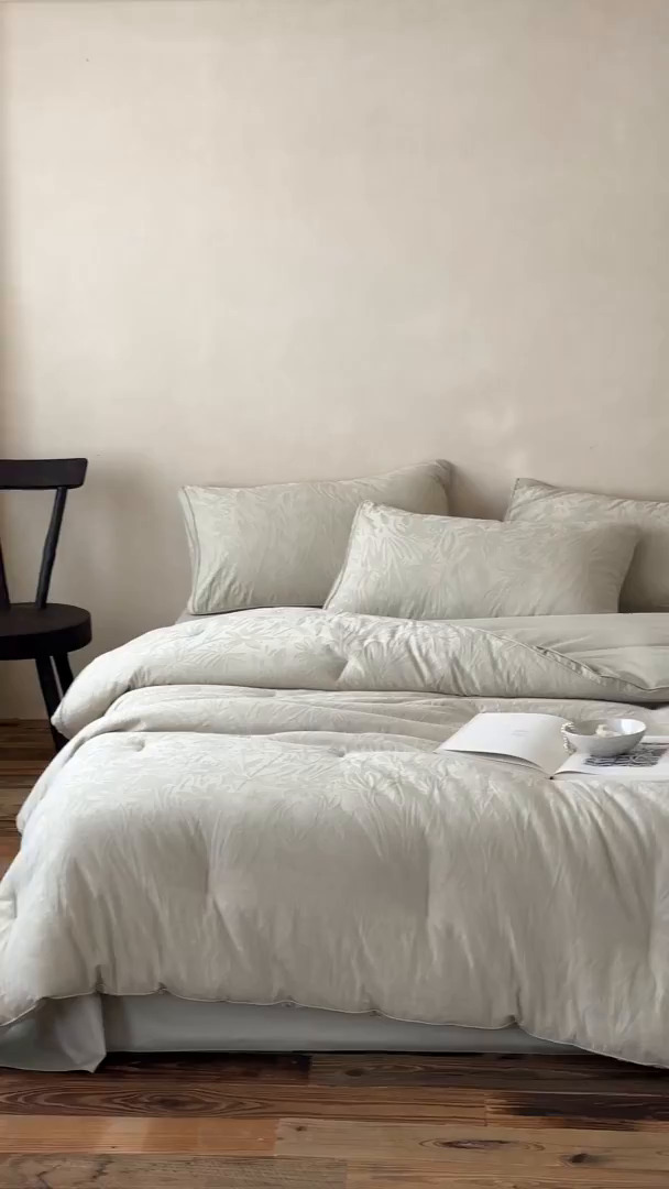 91家纺网 家纺一手货源 找家纺 一加一 2025新款全棉提花航天恒温抗菌被子被芯 秘境(绿)