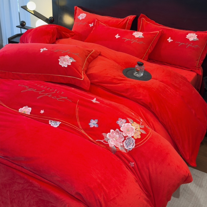 91家纺网 家纺一手货源 找家纺 （总）U品汇 2025新款7斤高克重牛奶绒刺绣花四件套床裙款法莱绒金貂珊瑚绒水晶绒不掉毛