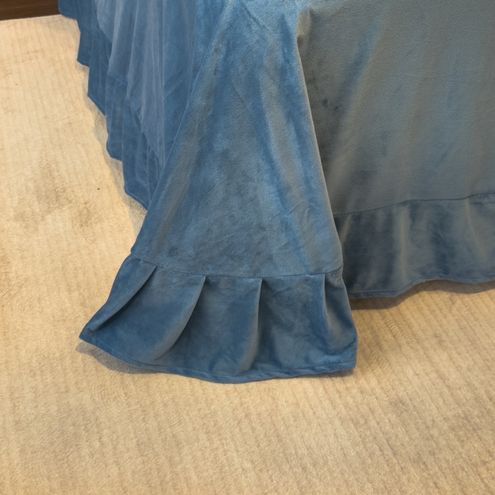 91家纺网 家纺一手货源 找家纺 U品汇 2025新款7斤高克重牛奶绒刺绣花四件套床裙款法莱绒金貂珊瑚绒水晶绒不掉毛 花韵-星辰兰