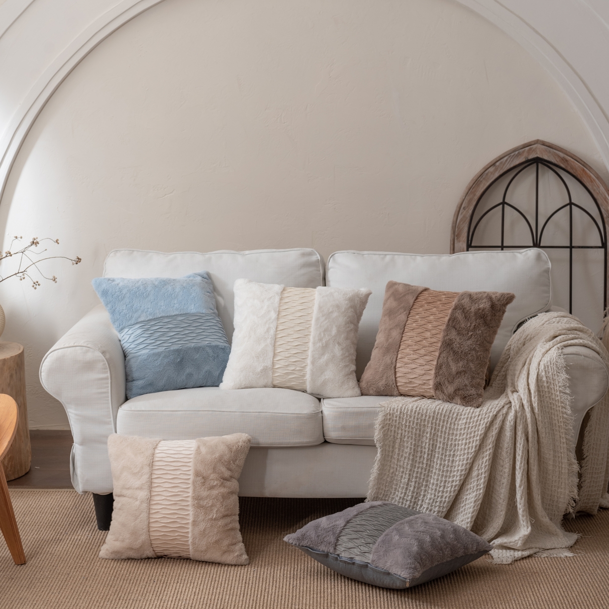 91家纺网 家纺一手货源 找家纺 （总）博笔熊 2025新款兔毛拼接波浪抱枕方枕靠垫靠枕,灰色,咖色,米黄,奶白,天蓝