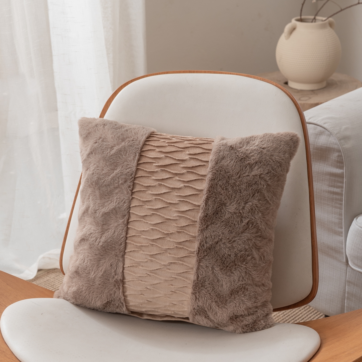 91家纺网 家纺一手货源 找家纺 （总）博笔熊 2025新款兔毛拼接波浪抱枕方枕靠垫靠枕