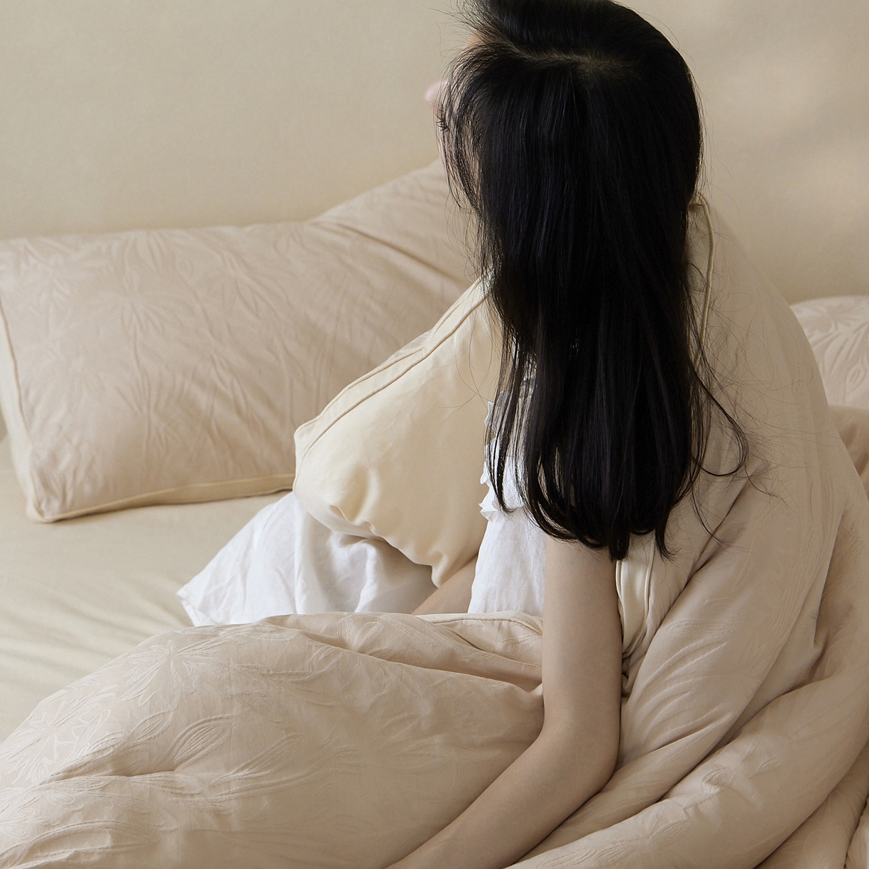 91家纺网 家纺一手货源 找家纺 一加一 2025新款全棉提花航天恒温抗菌被子被芯 秘境(米杏)