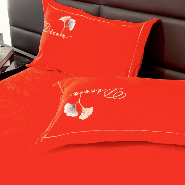 91家纺网 家纺一手货源 找家纺 U品汇 2025新款7斤高克重牛奶绒刺绣花四件套床裙款法莱绒金貂珊瑚绒水晶绒不掉毛 银杏叶-大红