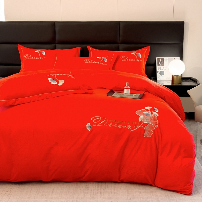 91家纺网 家纺一手货源 找家纺 U品汇 2025新款7斤高克重牛奶绒刺绣花四件套床裙款法莱绒金貂珊瑚绒水晶绒不掉毛 银杏叶-大红