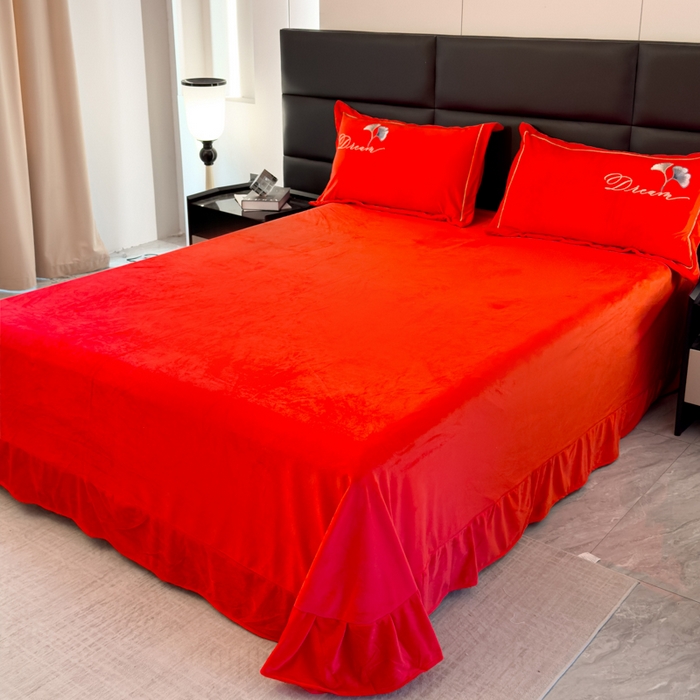 91家纺网 家纺一手货源 找家纺 U品汇 2025新款7斤高克重牛奶绒刺绣花四件套床裙款法莱绒金貂珊瑚绒水晶绒不掉毛 银杏叶-大红